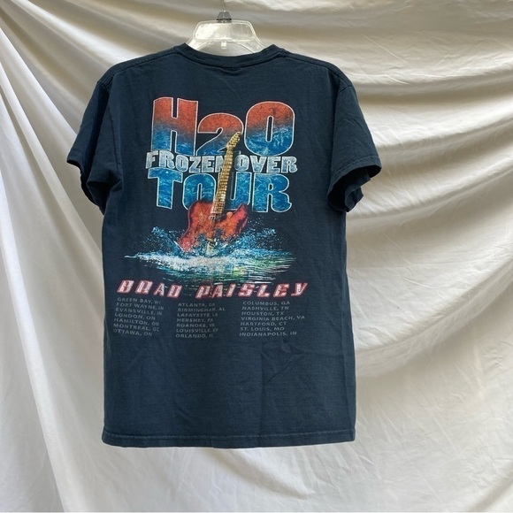 Brad Paisley H2o Frozen Over Tour Black T-Shirt, Size Medium - Picture 4 of 5